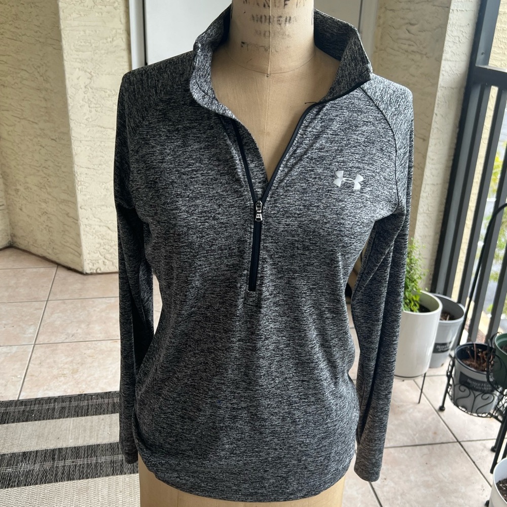 Under Armour long sleeve lightweight top